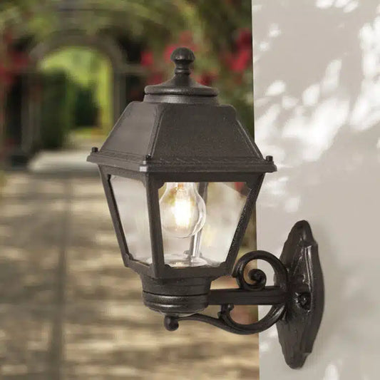 Bisso/Mary Classic Style Outdoor Wall Light.